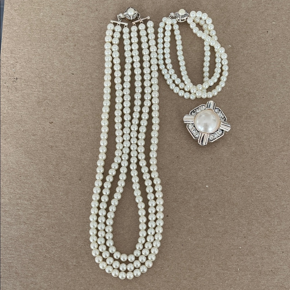 Elegant Pearl Jewelry Set